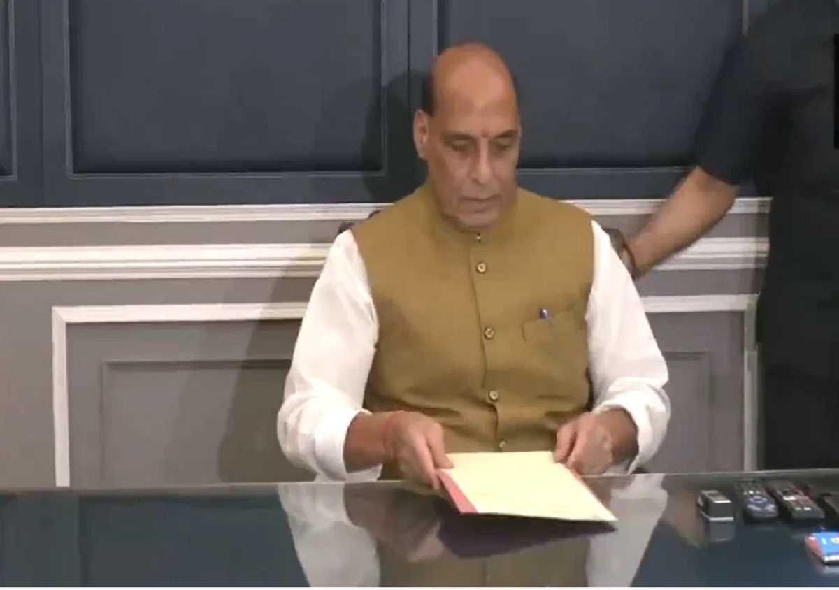 राजनाथ ने दूसरी बार रक्षा मंत्री का कार्यभार संभाला